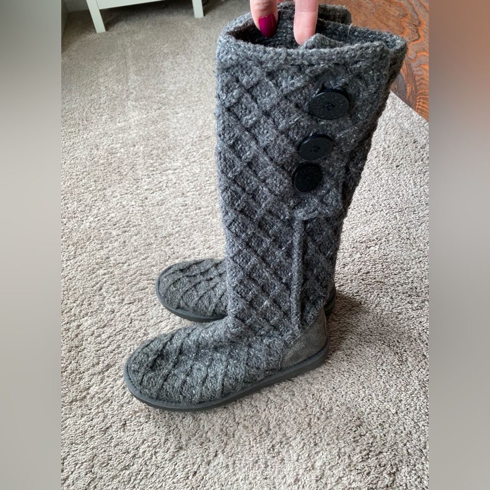 UGG Lattice Cardy Gray Knit 3-Button Tall Sweater Boots Size 8